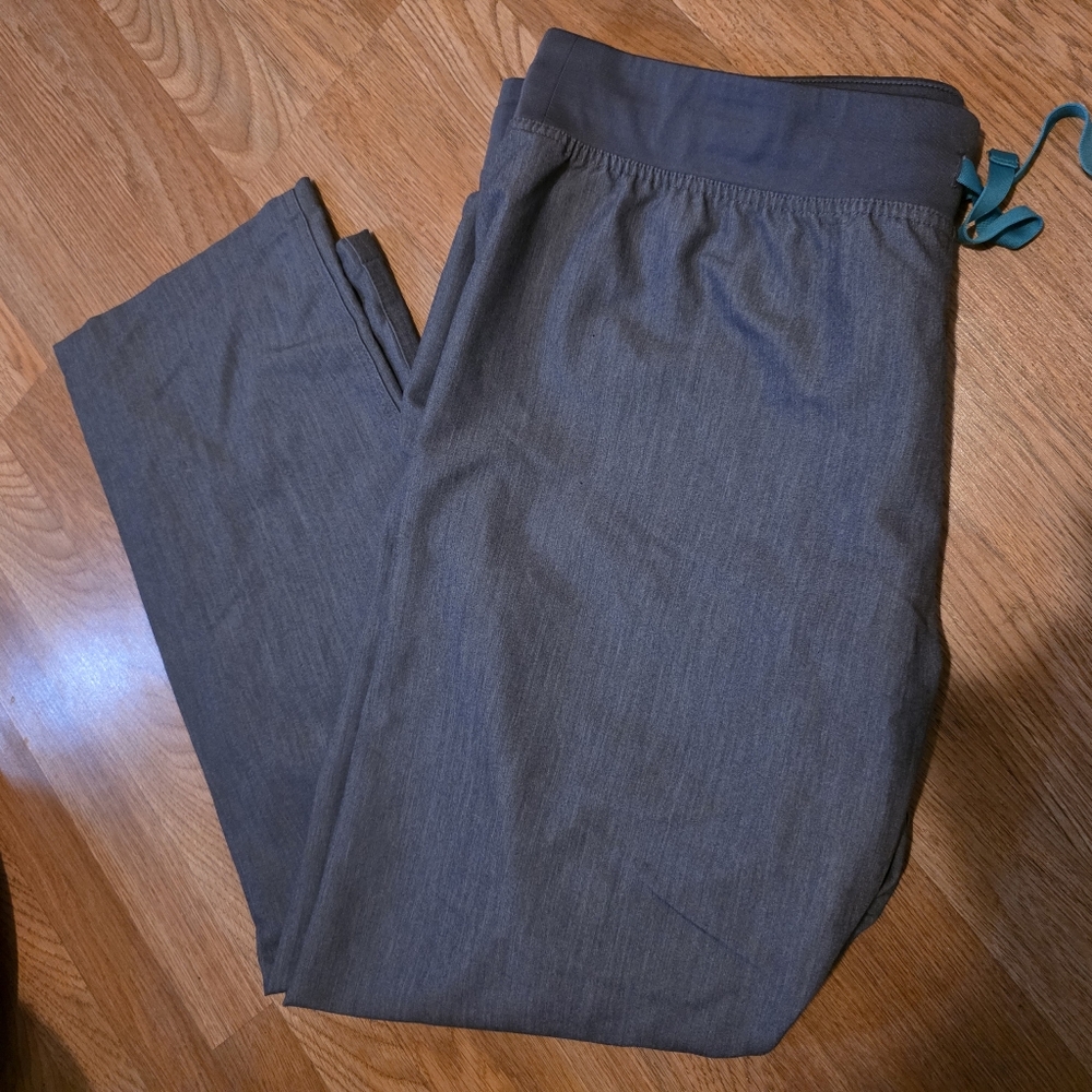 Figs Scrubs XL